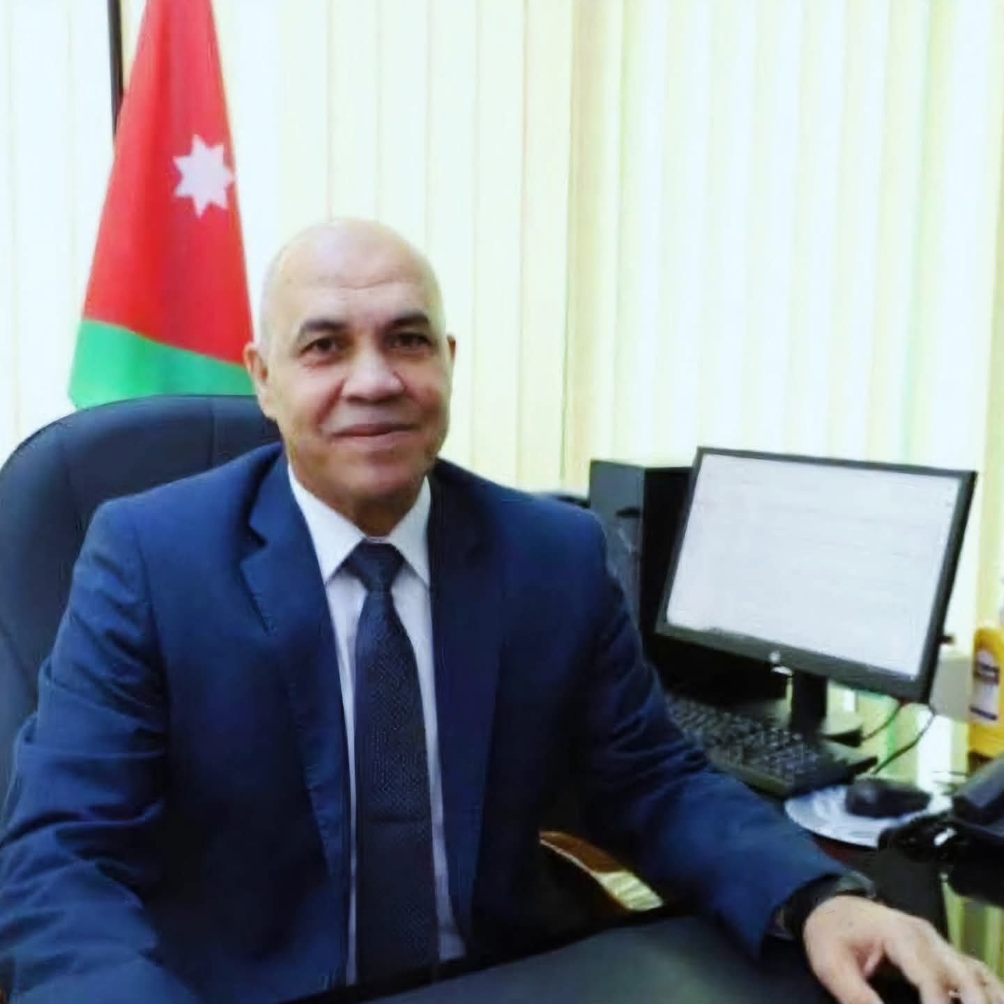 تهنئة وتبريك بمناسبة ترقية الدكتور حسين الرباع من قسم المحاسبة الى رتبة استاذ